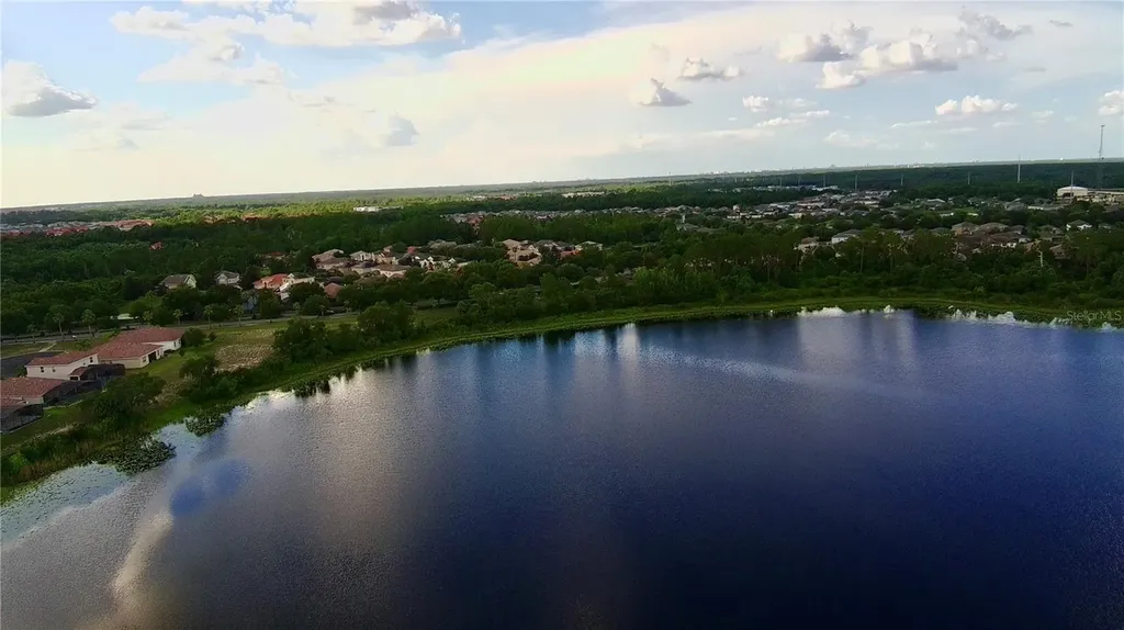 2105 Lake Side Avenue Davenport FL 33837
