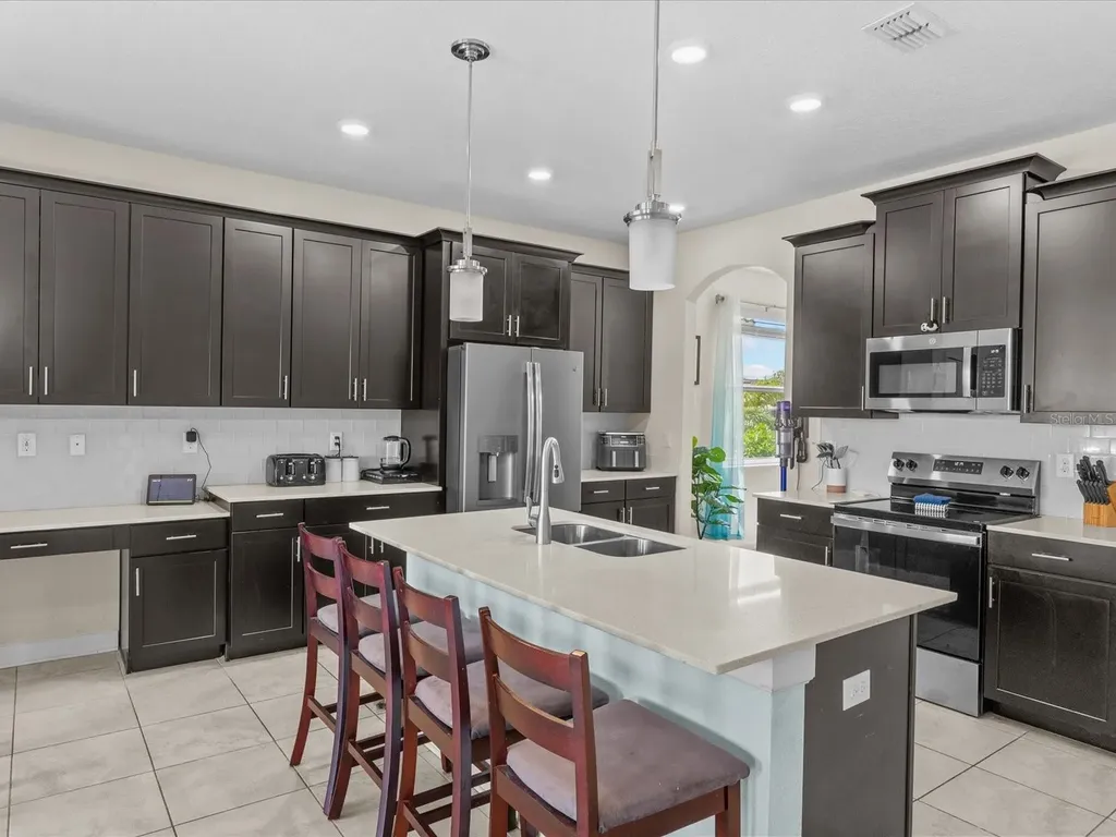 2105 Lake Side Avenue Davenport FL 33837