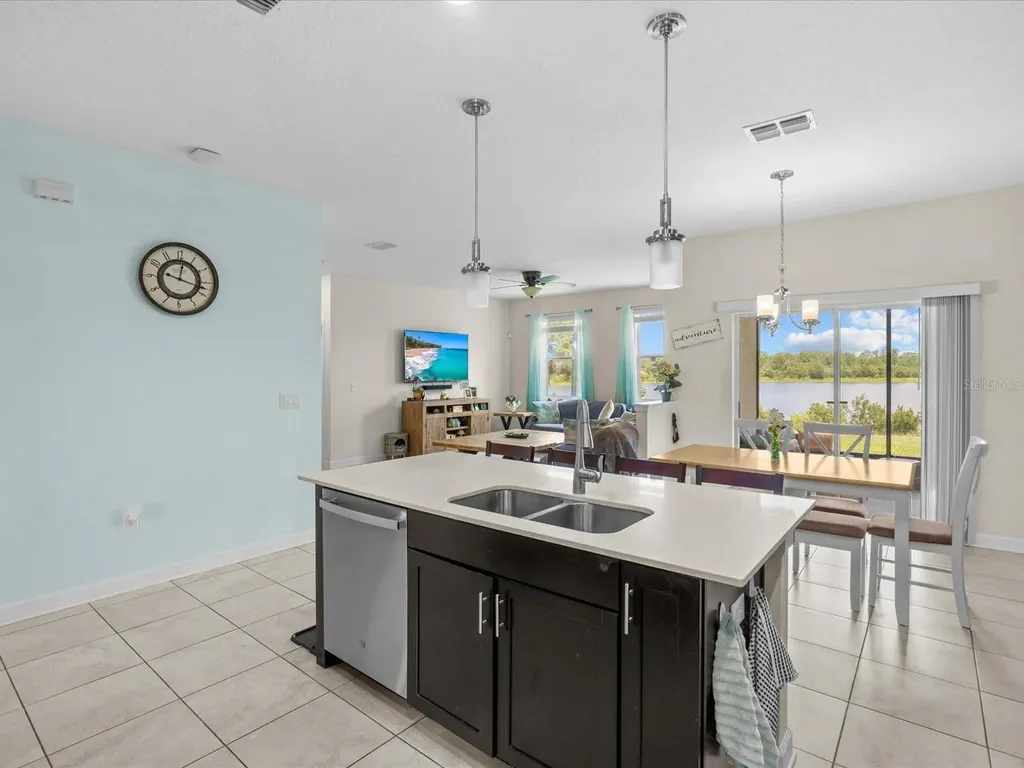 2105 Lake Side Avenue Davenport FL 33837