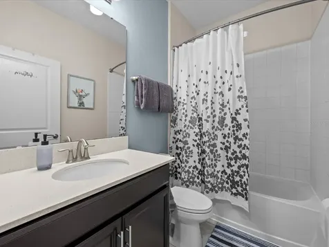 2105 Lake Side Avenue Davenport FL 33837