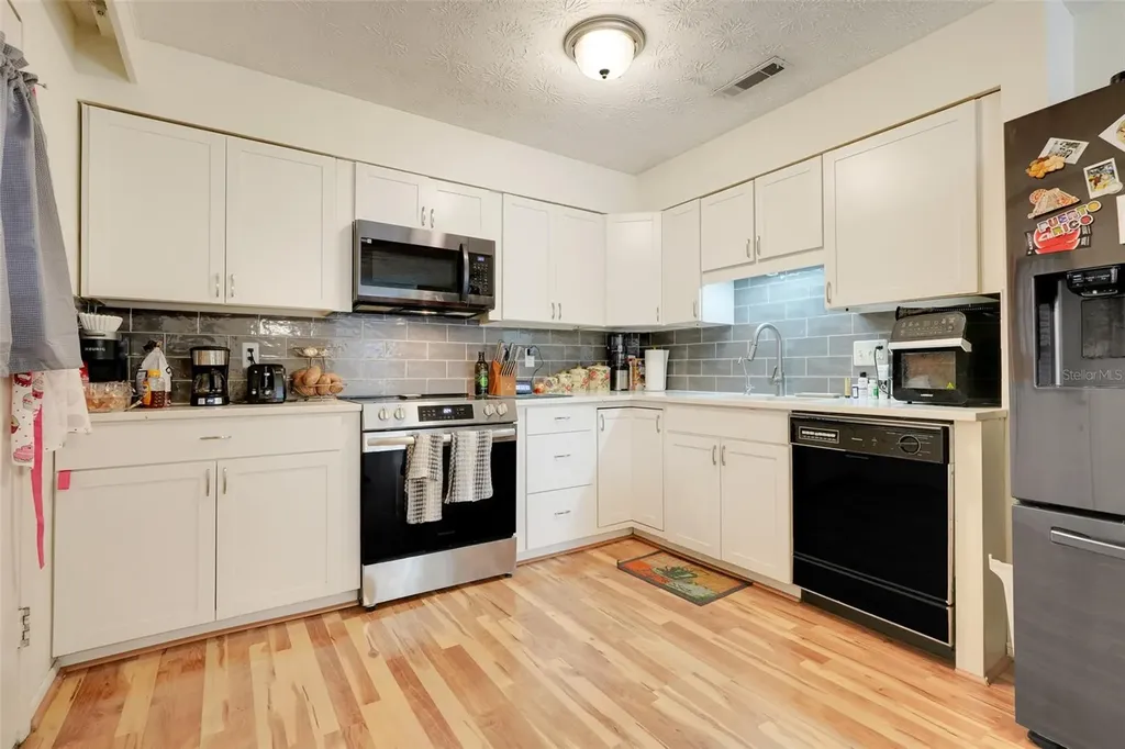 5323 Hansel Avenue Orlando FL 32809