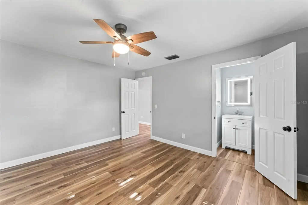1127 Wyatt Street N Clearwater FL 33756