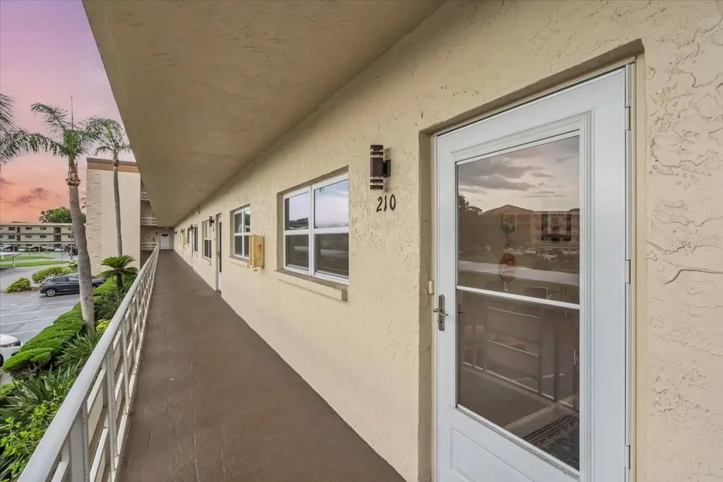 5725 80th Street N St Petersburg FL 33709