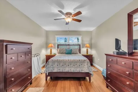 5725 80th Street N St Petersburg FL 33709