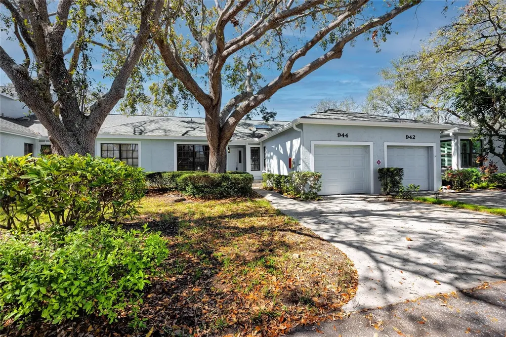 944 San Carlos Court NE St Petersburg FL 33702