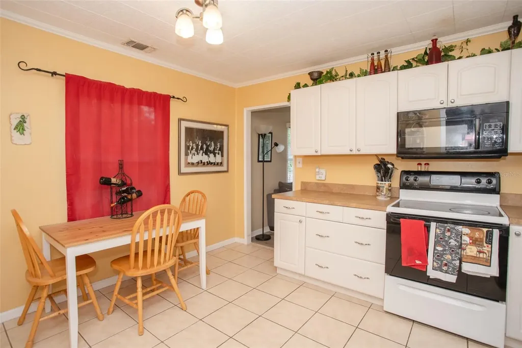 1001 57th Avenue N St Petersburg FL 33703