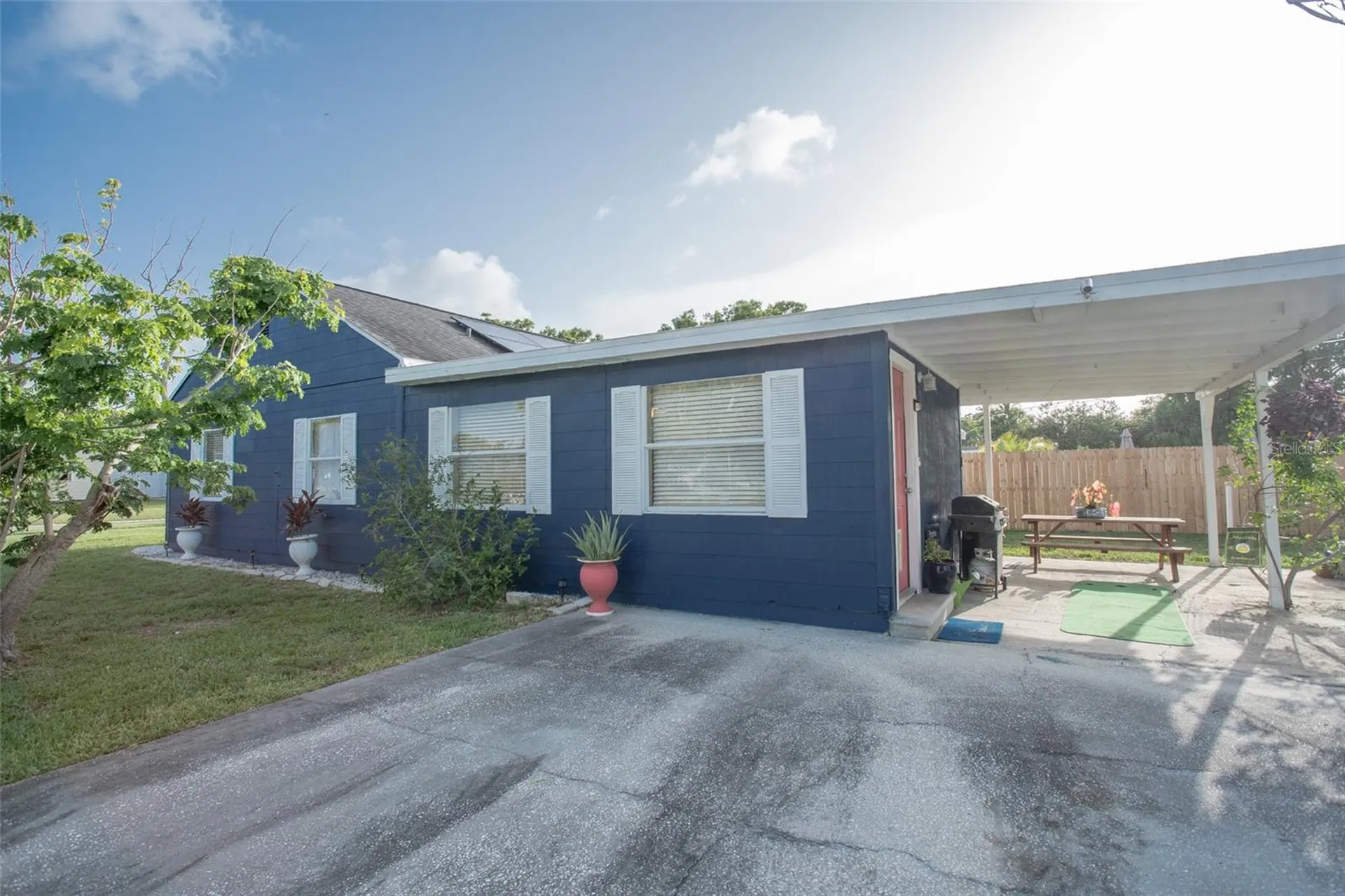 1001 57th Avenue N St Petersburg FL 33703