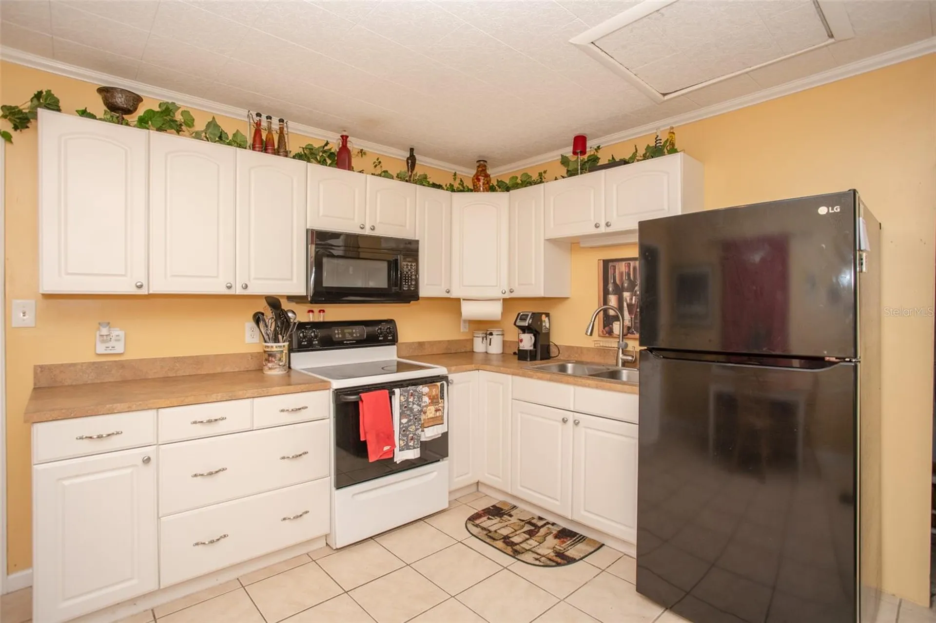 1001 57th Avenue N St Petersburg FL 33703
