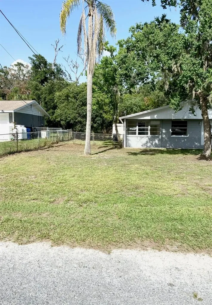 300 Midwood Drive Plant City FL 33566