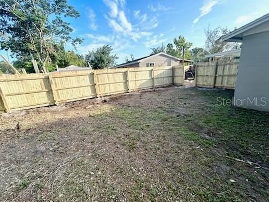 300 Midwood Drive Plant City FL 33566