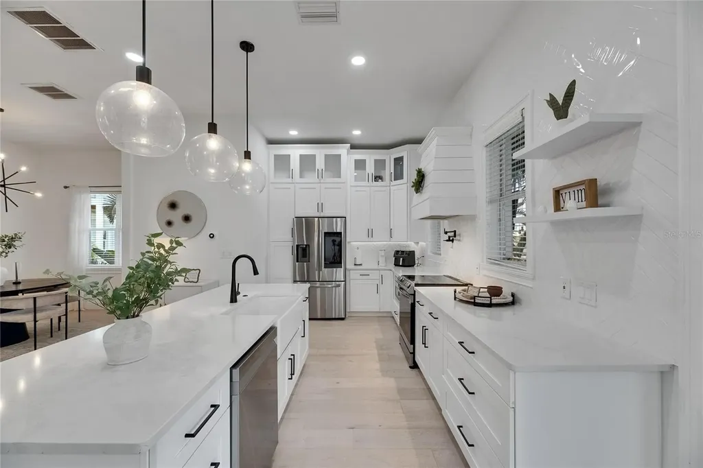 6512 Simone Shores Circle Apollo Beach FL 33572
