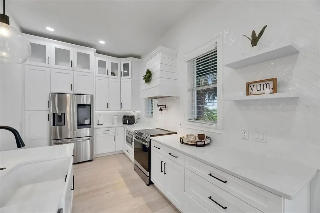 6512 Simone Shores Circle Apollo Beach FL 33572