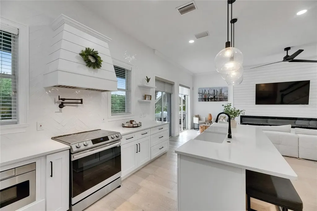 6512 Simone Shores Circle Apollo Beach FL 33572