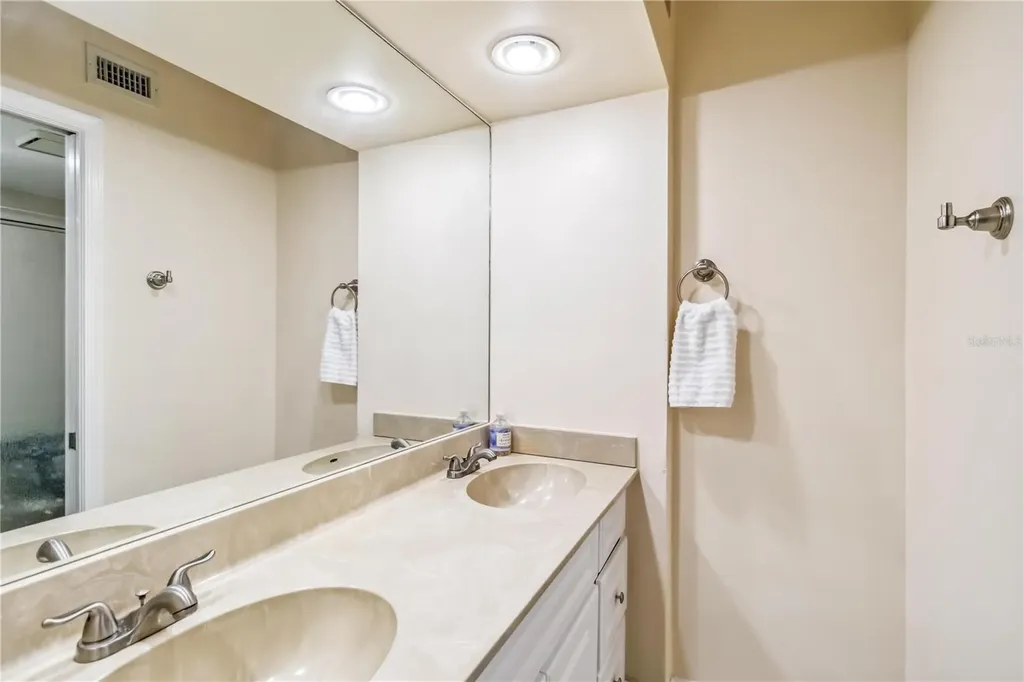 5734 Ashton Lake Drive Sarasota FL 34231