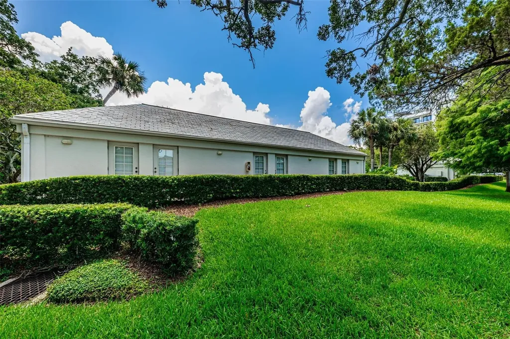 1 Seaside Lane Belleair FL 33756