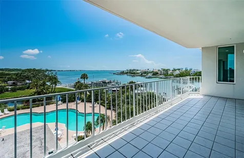 1 Seaside Lane Belleair FL 33756