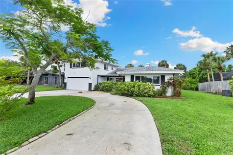 996 56th Avenue S St Petersburg FL 33705