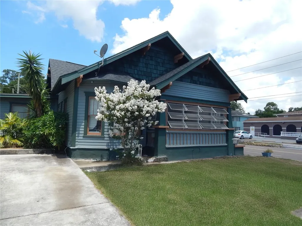 1040 9th Avenue N St Petersburg FL 33705