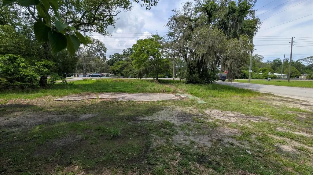 4945 Court Street Zephyrhills FL 33541