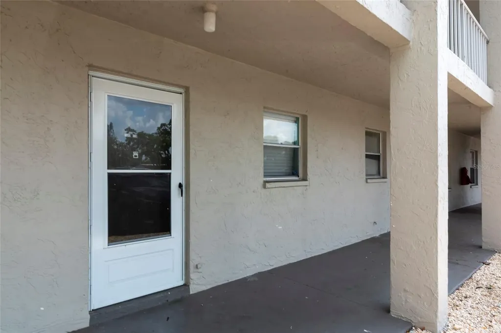 3072 Lake Bayshore Drive Bradenton FL 34205