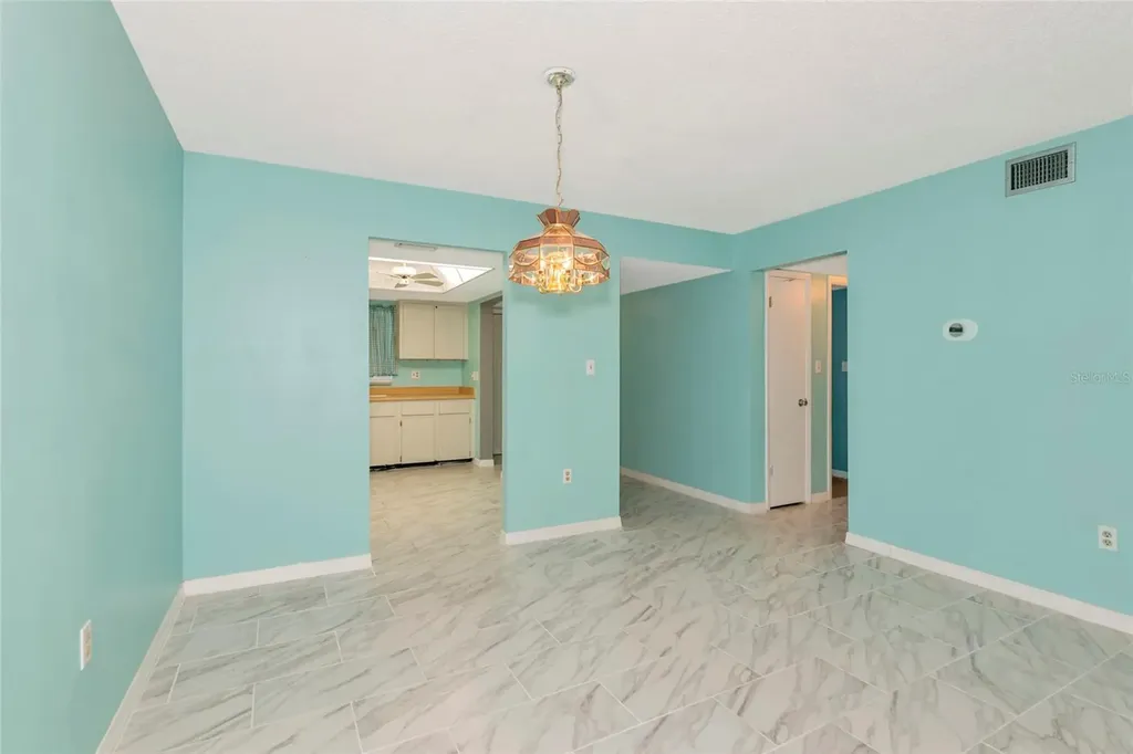3072 Lake Bayshore Drive Bradenton FL 34205
