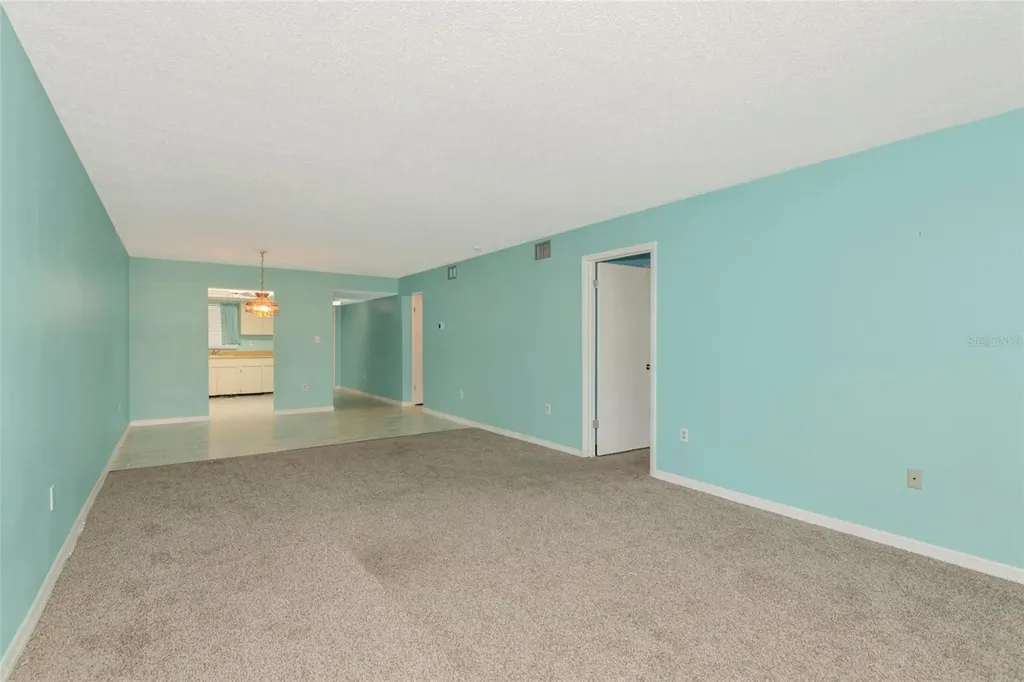 3072 Lake Bayshore Drive Bradenton FL 34205