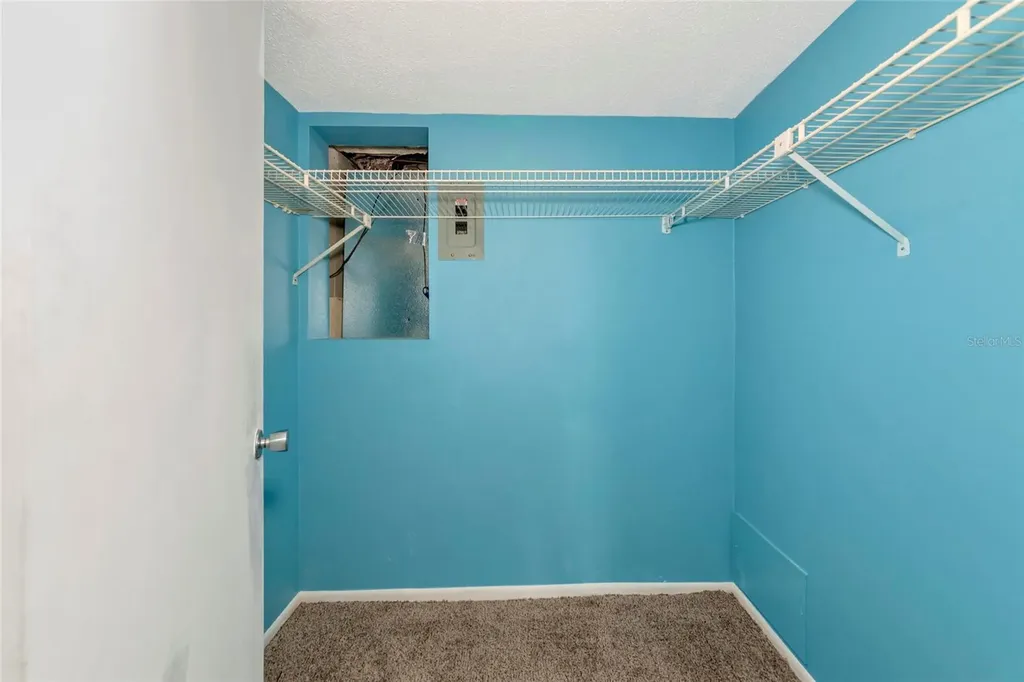 3072 Lake Bayshore Drive Bradenton FL 34205