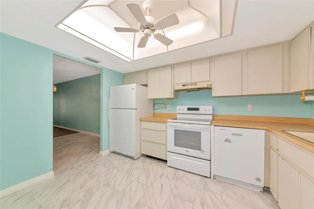 3072 Lake Bayshore Drive Bradenton FL 34205