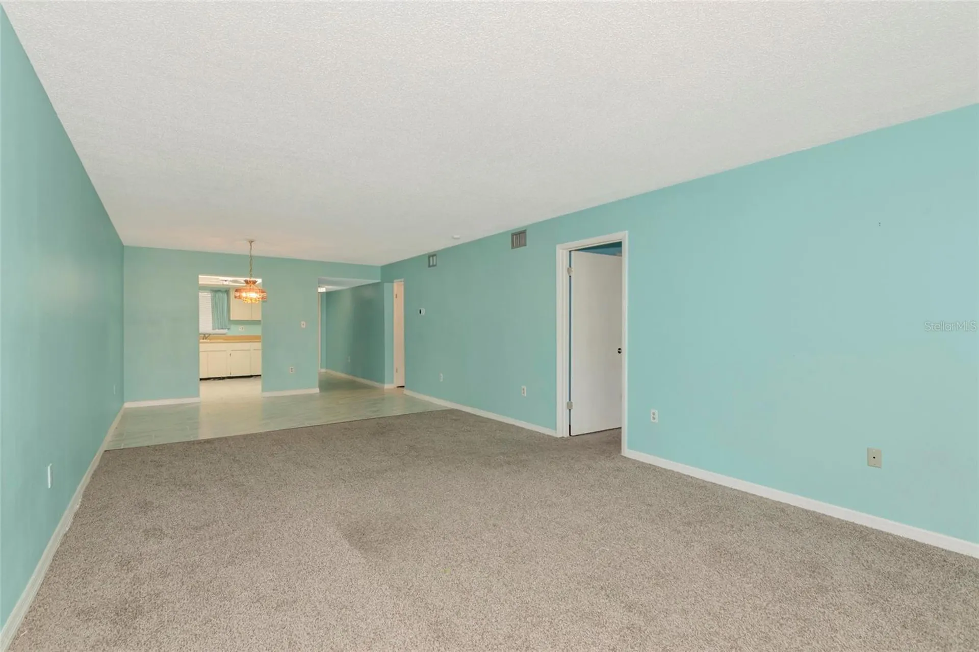 3072 Lake Bayshore Drive Bradenton FL 34205