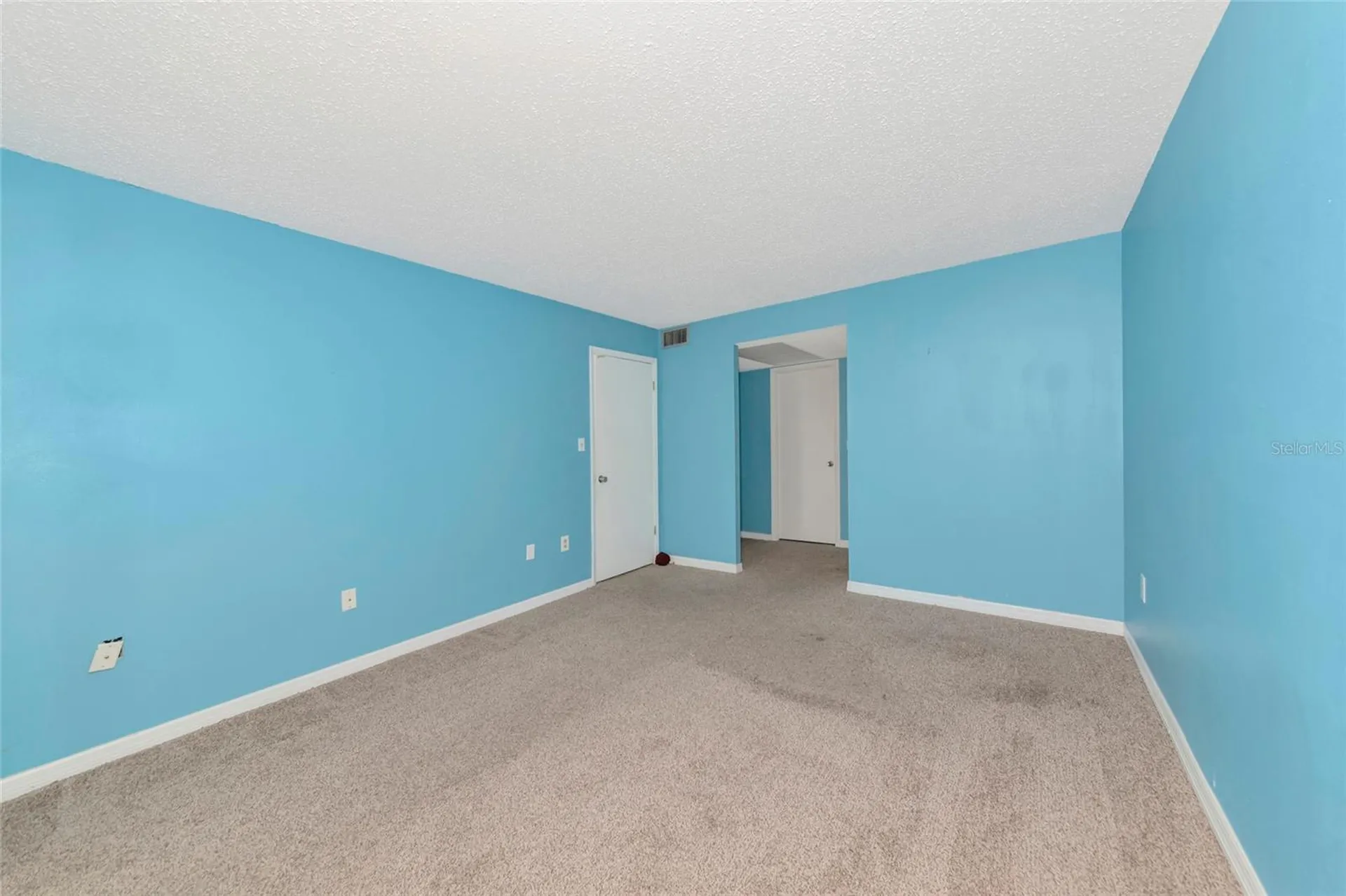 3072 Lake Bayshore Drive Bradenton FL 34205