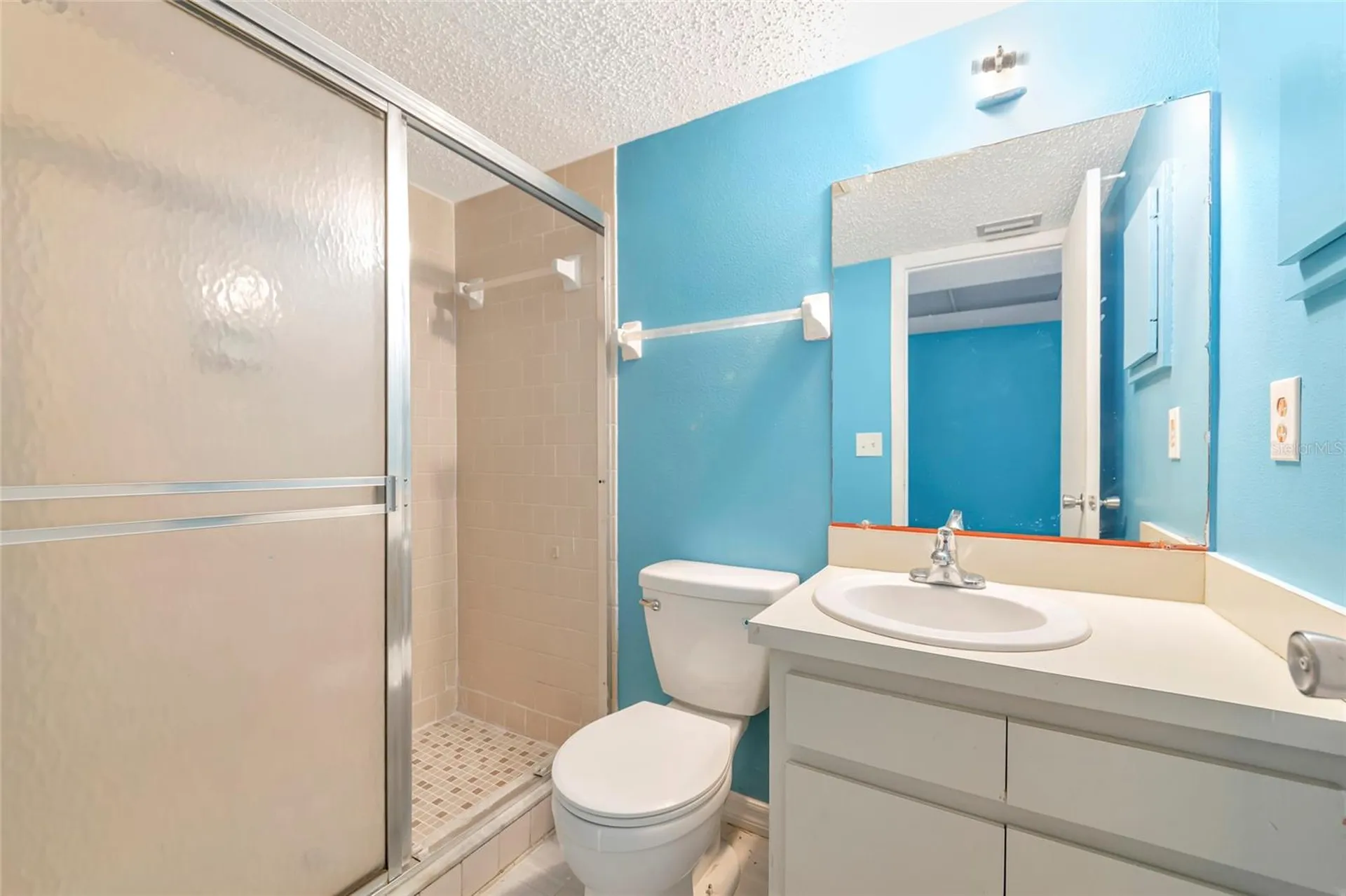 3072 Lake Bayshore Drive Bradenton FL 34205