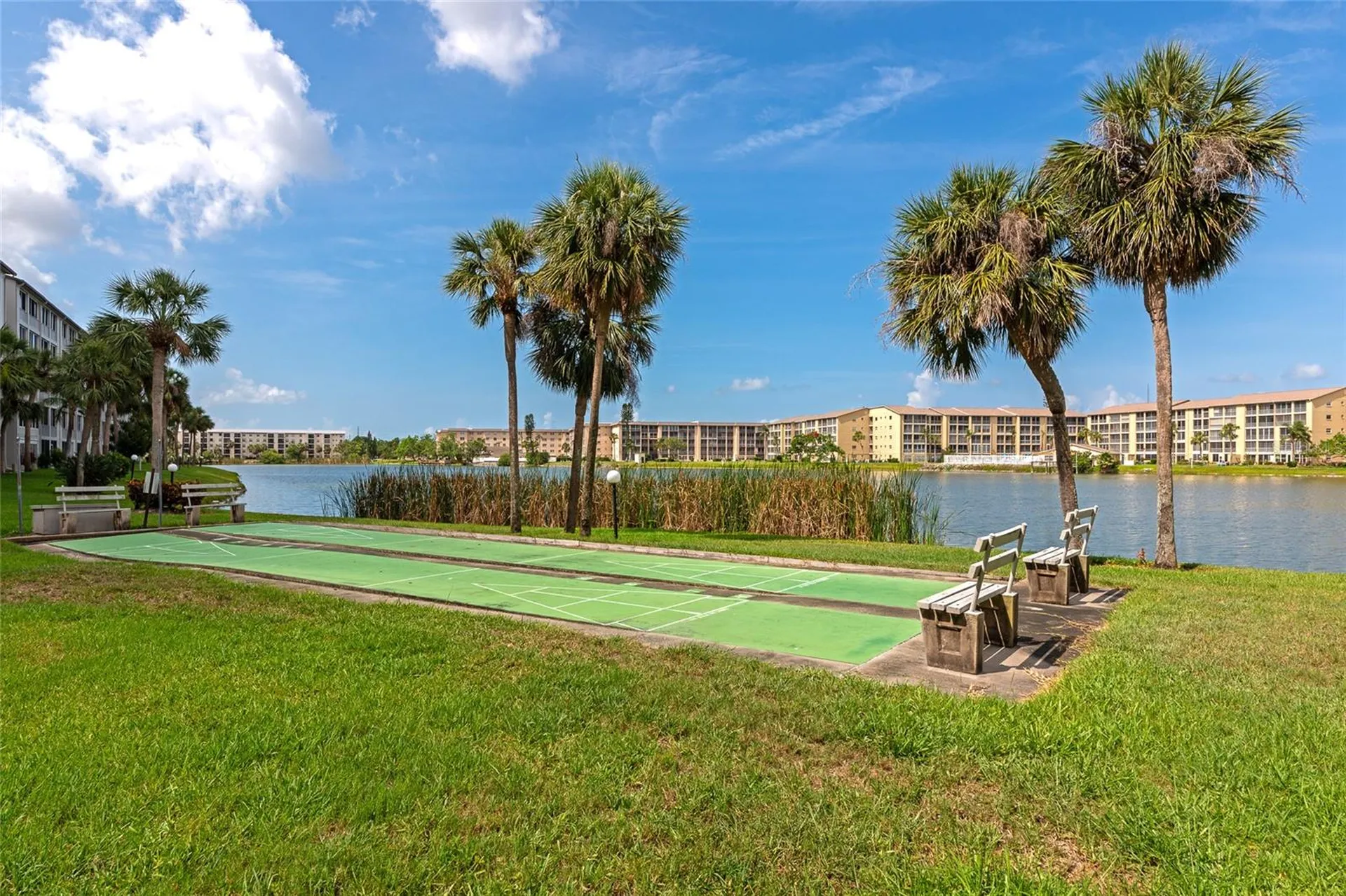 3072 Lake Bayshore Drive Bradenton FL 34205