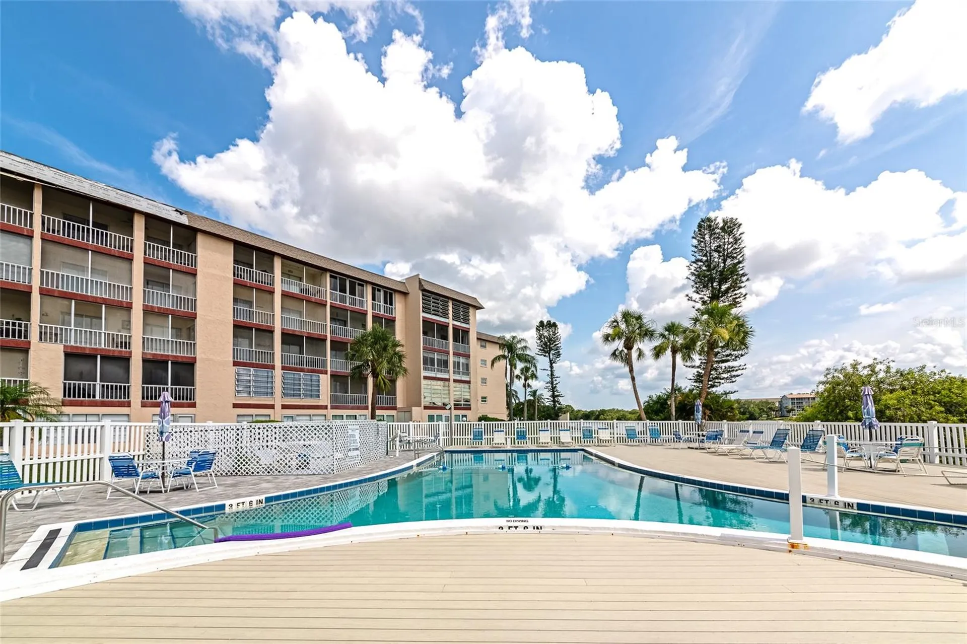 3072 Lake Bayshore Drive Bradenton FL 34205