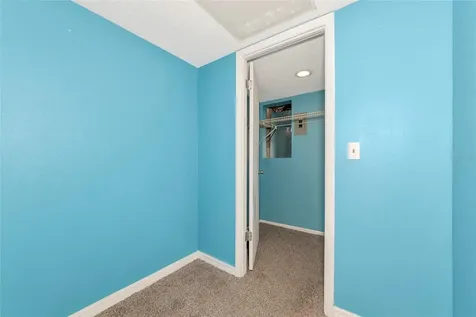 3072 Lake Bayshore Drive Bradenton FL 34205