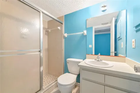 3072 Lake Bayshore Drive Bradenton FL 34205