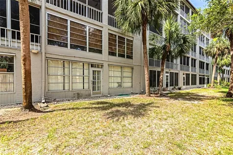 3072 Lake Bayshore Drive Bradenton FL 34205