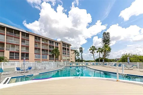 3072 Lake Bayshore Drive Bradenton FL 34205