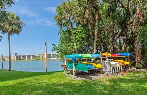 3072 Lake Bayshore Drive Bradenton FL 34205