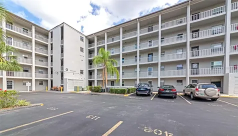 3072 Lake Bayshore Drive Bradenton FL 34205