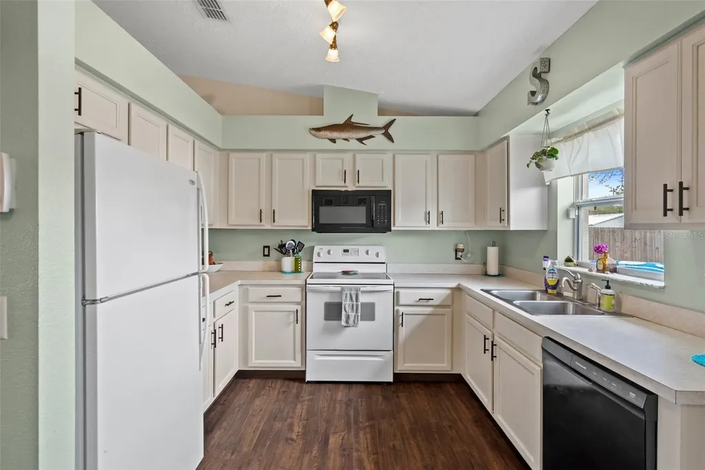 3811 S Red Eagle Terrace Homosassa FL 34448