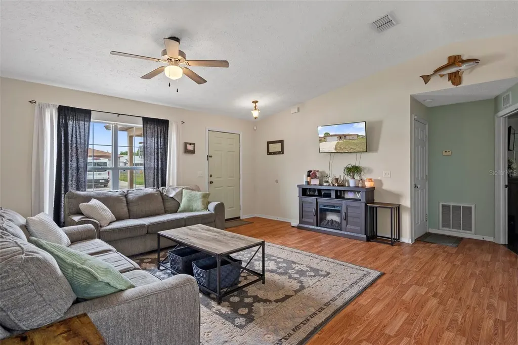 3811 S Red Eagle Terrace Homosassa FL 34448