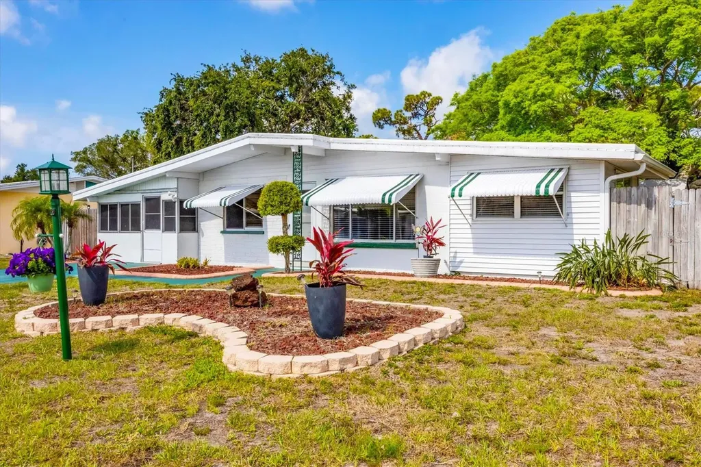 4528 58th Street W Bradenton FL 34210