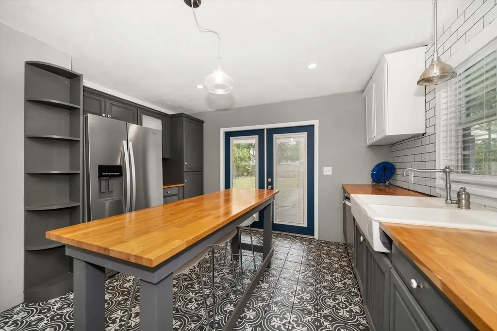 310 N Lincoln Avenue Clearwater FL 33755