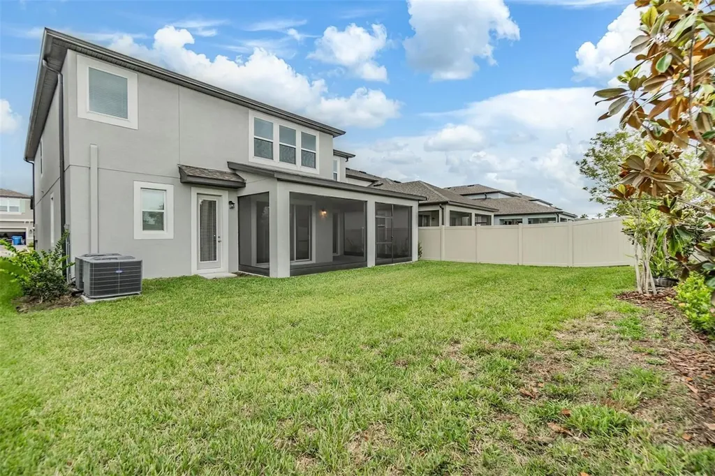 7276 Notched Pine Bend Wesley Chapel FL 33545