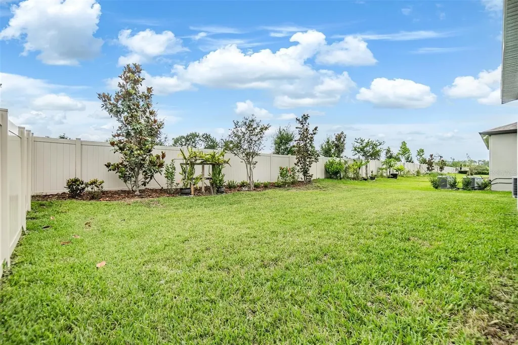 7276 Notched Pine Bend Wesley Chapel FL 33545