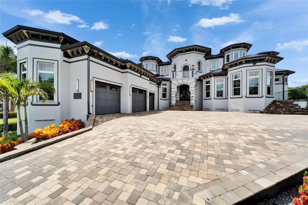 6526 Surfside Boulevard Apollo Beach FL 33572