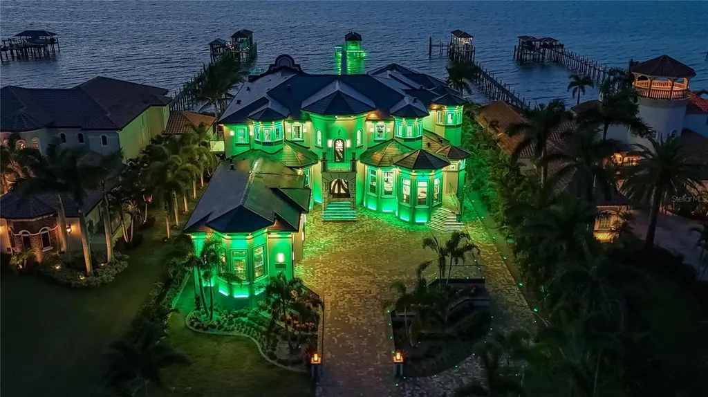 6526 Surfside Boulevard Apollo Beach FL 33572