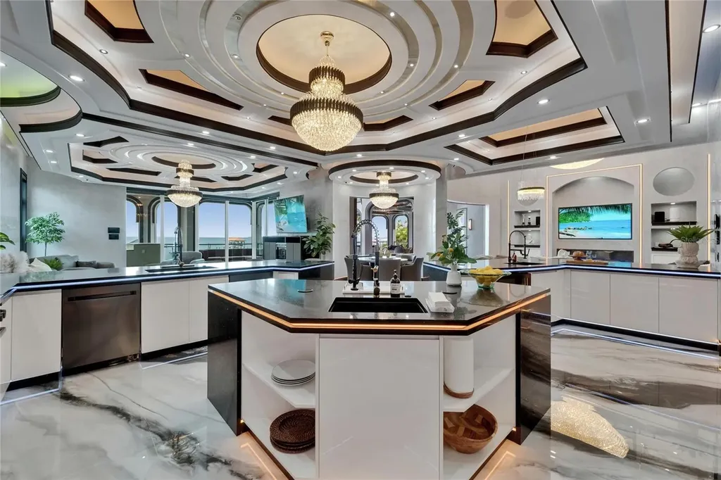 6526 Surfside Boulevard Apollo Beach FL 33572