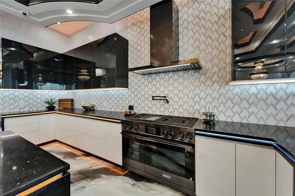 6526 Surfside Boulevard Apollo Beach FL 33572