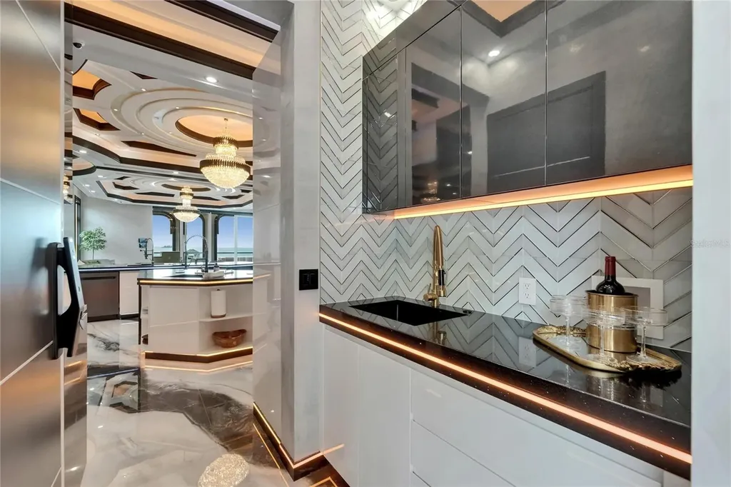 6526 Surfside Boulevard Apollo Beach FL 33572